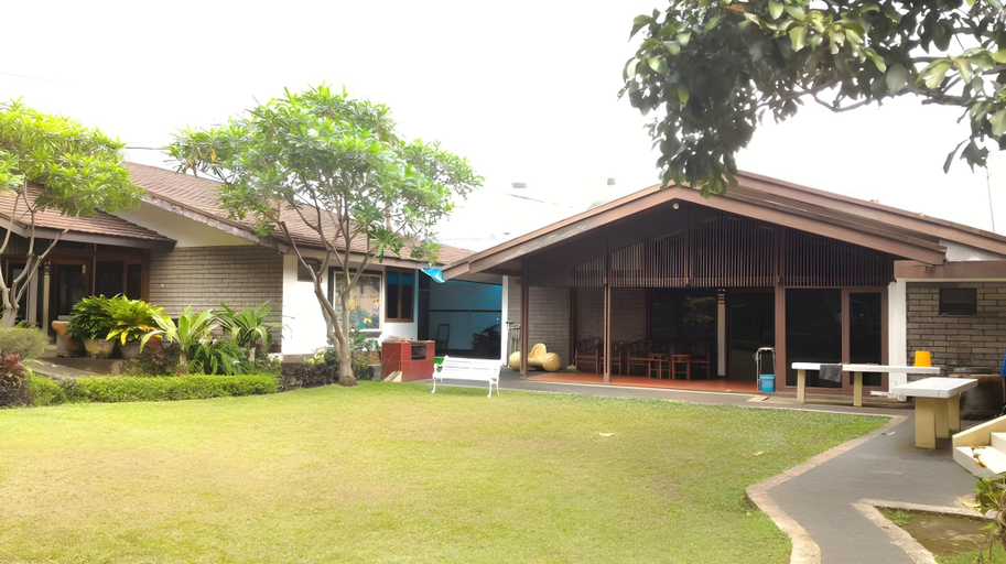 Exterior 15