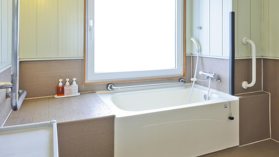 Bathroom 13
