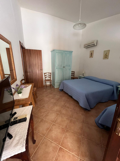 Bedroom 5, Il Castello di Gioiosa Guardia, Carbonia-Iglesias