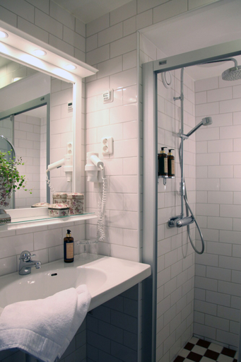 Bathroom 5, Södertuna Slott, Gnesta