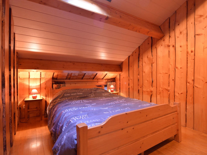 Bedroom 2, Holiday Home in Recht with Garden, Liège