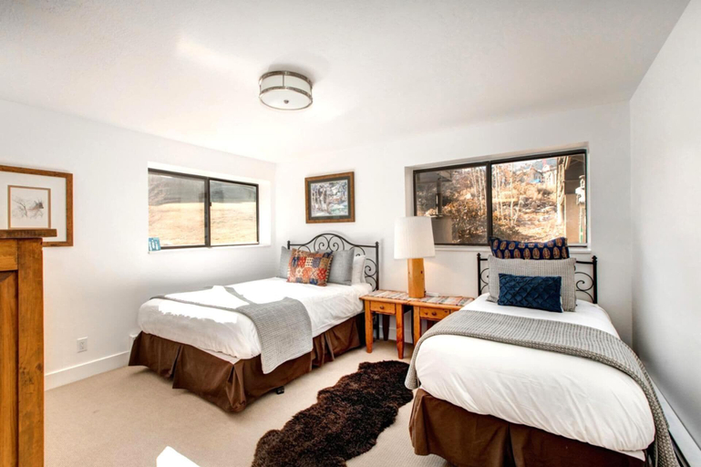 Bedroom 3, Red Pine 4 Bedrooms RPT-14T by KBM, Summit