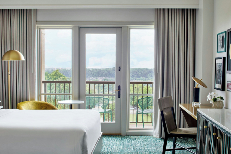 Bedroom 4, Renaissance Shoals Resort & Spa, Lauderdale