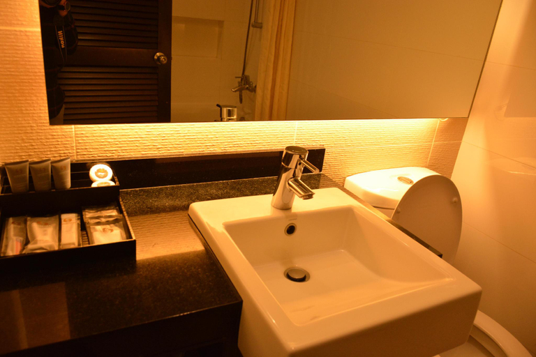 Bathroom 7