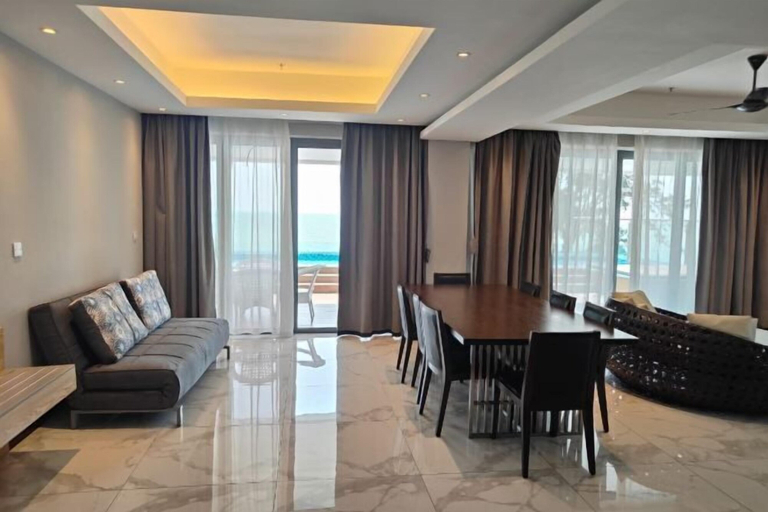 Dining Room 16