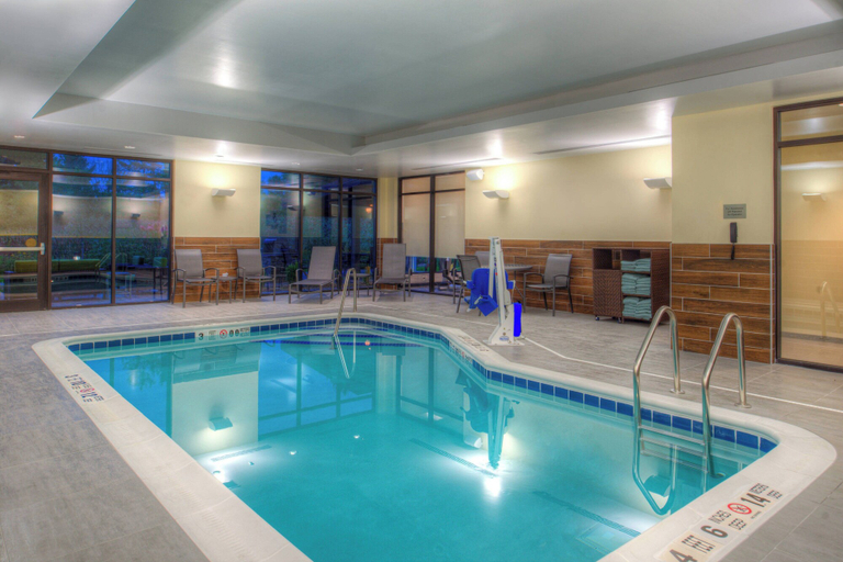 Sport & Beauty 5, Fairfield Inn & Suites by Marriott Canton, Saint Lawrence