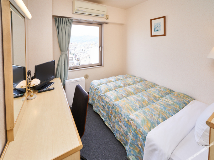 Bedroom 3, Super Hotel Matsuyama, Matsuyama