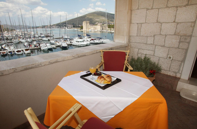 Food & Drinks 5, Villa Moretti, Trogir