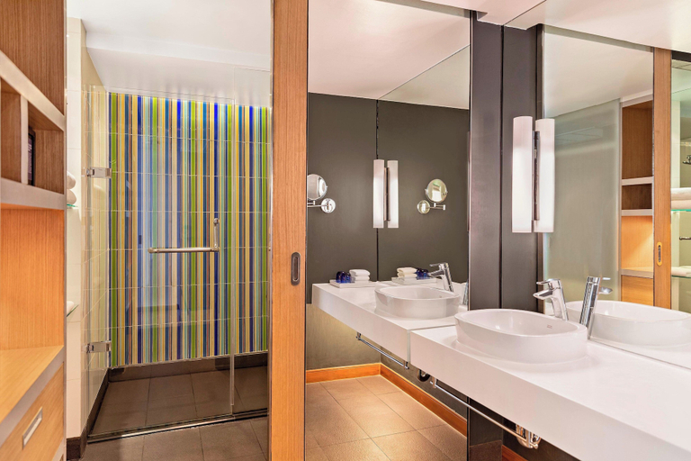 Bedroom 5, Aloft Bangkok Sukhumvit 11, Wattana