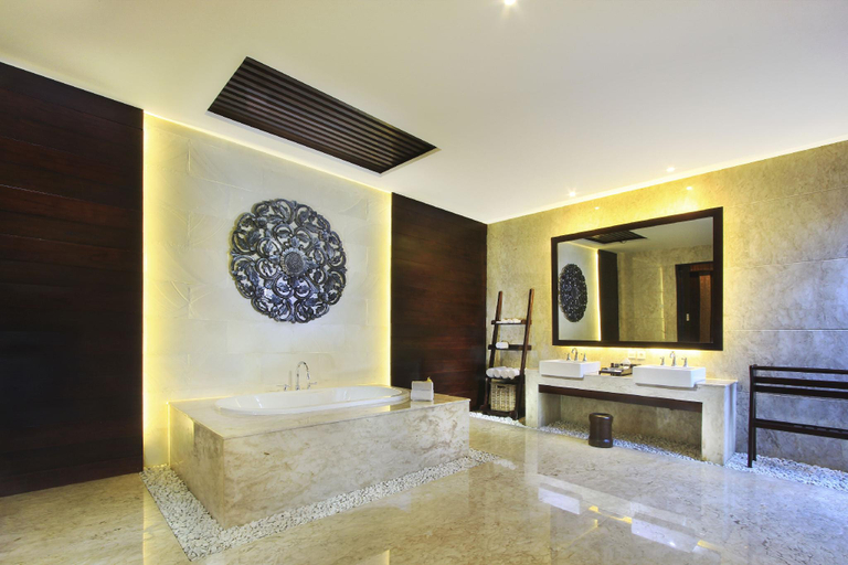 Bathroom 10