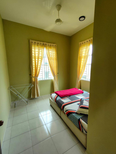 Bedroom 2, DESA HALBAN HOMESTAY, Perlis