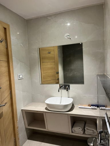 Bathroom 5, Royal Orbit, Jabalpur