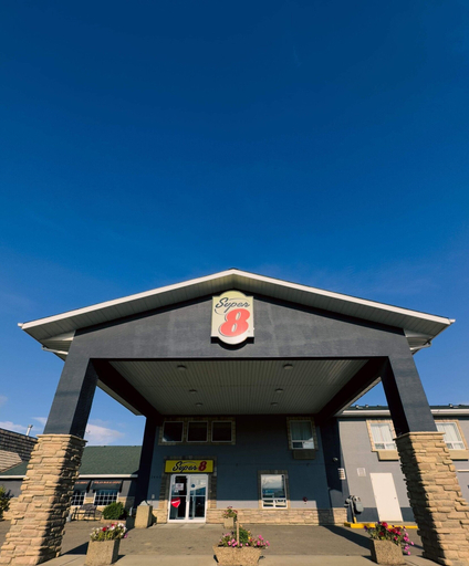 Exterior & Views 2, Super 8 by Wyndham Dawson Creek, Peace River