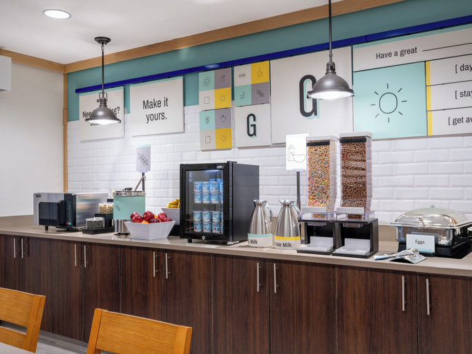 Food & Drinks 5, Garner Hotel GILLETTE SOUTH by IHG, Campbell