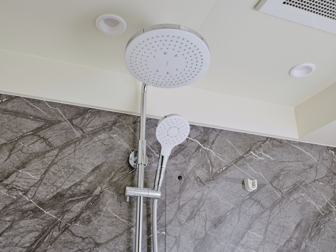Bathroom 18