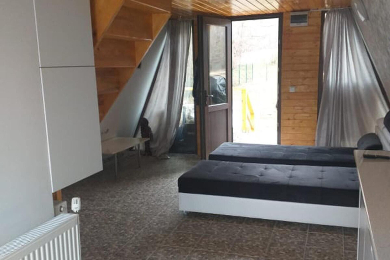 Bedroom 5, 2brcabin-fireplace-hottub-sauna-skiresort, Bran
