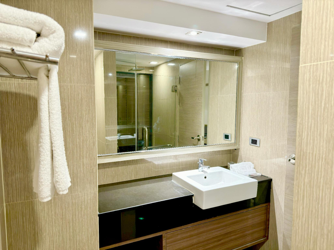 Bathroom 10