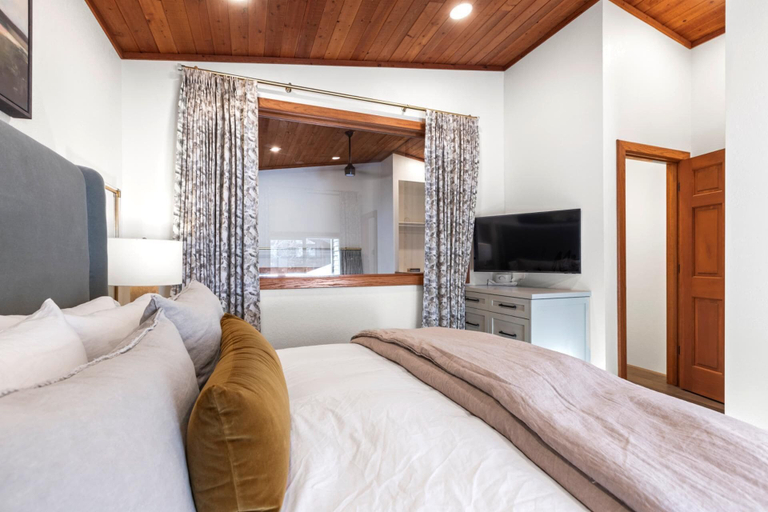Bedroom 19