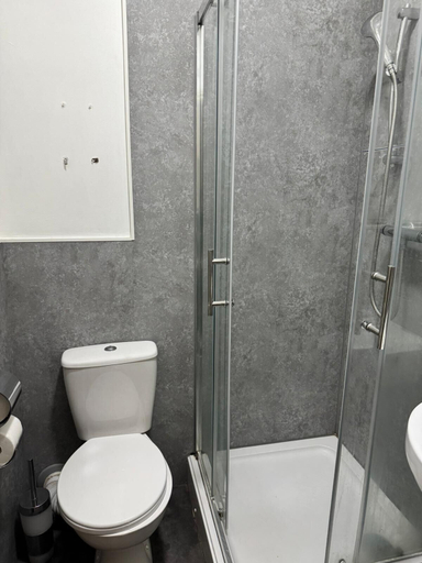 Bathroom 4, Regency Hotel, Leicester
