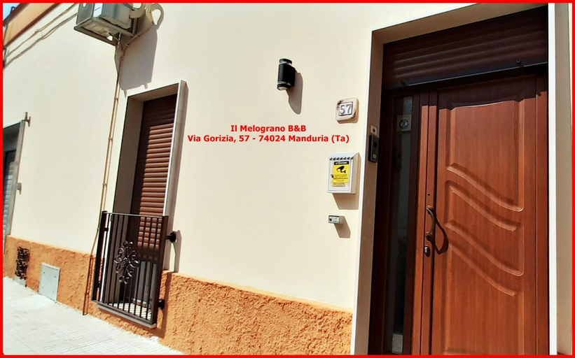 Others 3, Il melograno b&b, Taranto