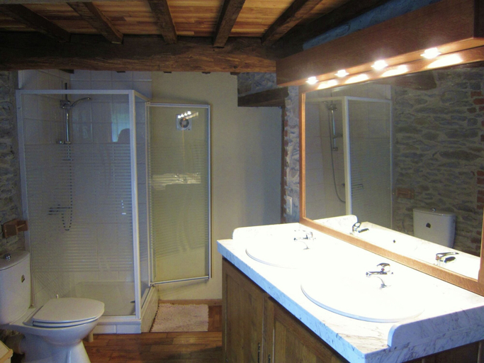 Bathroom 3, Riverside Retreat Viroinval, Namur