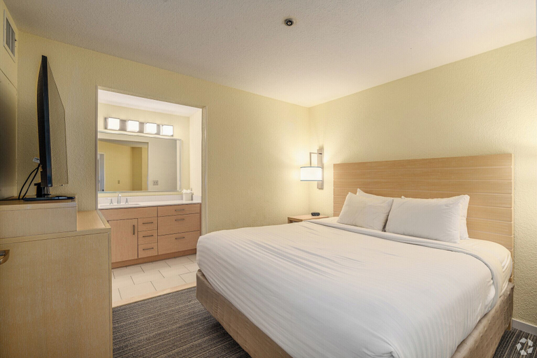 Bedroom 2, AVIA Residences on Lincoln- Extended Stay, Chester