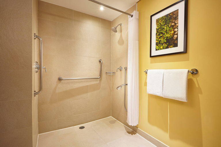 Bathroom 4, Courtyard by Marriott Leon at the Poliforum, León