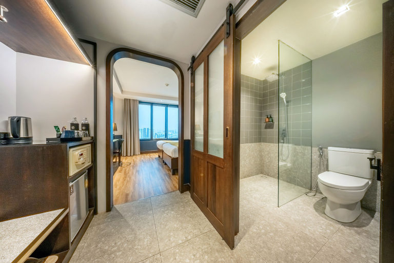 Bathroom 21