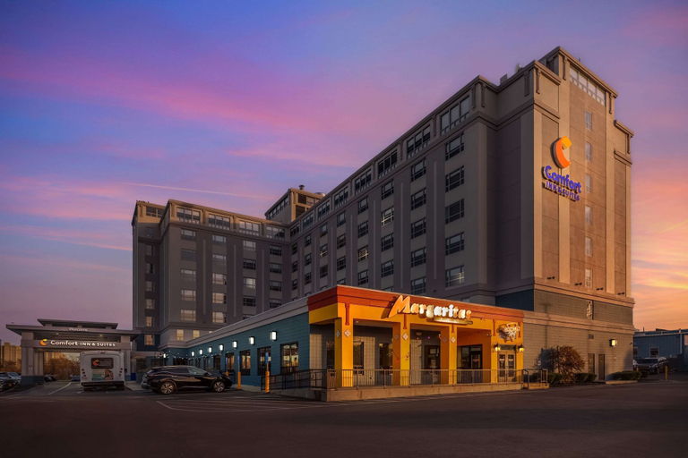 Comfort Inn & Suites Logan International Airport, Suffolk