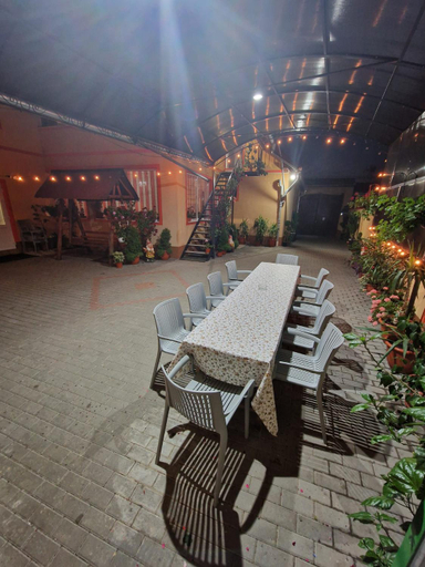 Food & Drinks, Casa Cosmin Cincu, Cincu