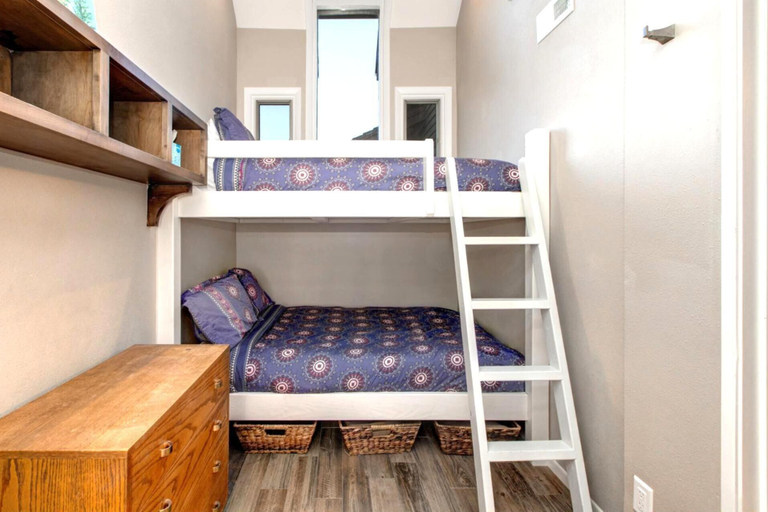 Bedroom 10