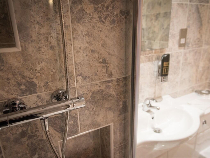 Bathroom 4, The Pearl Hotel, Peterborough