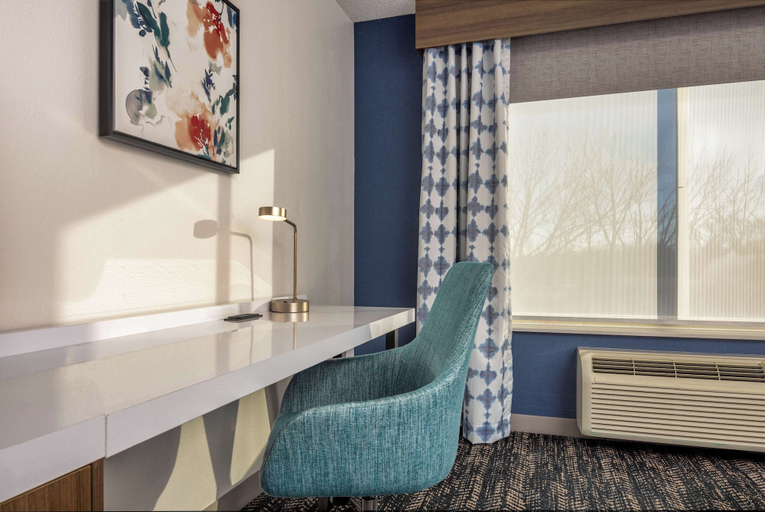 Bathroom 4, Hilton Garden Inn Chicago / Oak Brook, Dupage