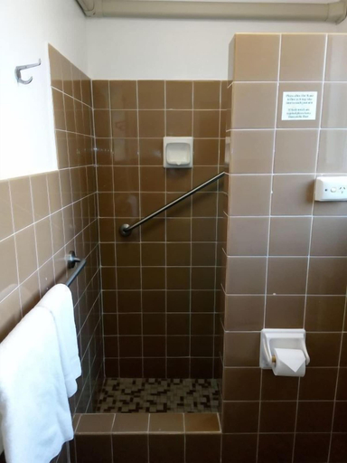 Bathroom 3, Billabong Motel, Gunnedah