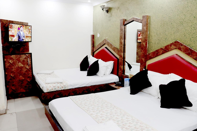 Bedroom 2, Hotel Snow White - Near R K Ashram Metro Station Paharganj, Delhi