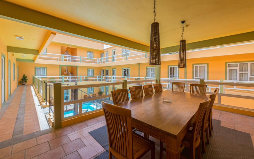 Food & Drinks 4, Wanna Studio Apartments