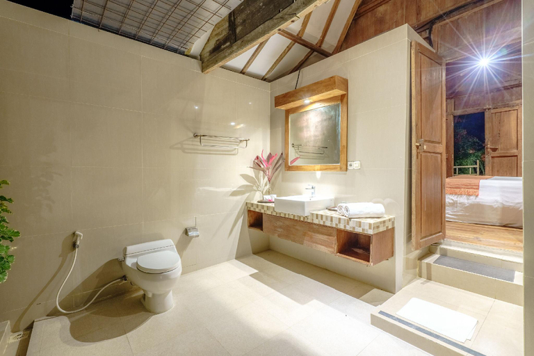 Bathroom 12