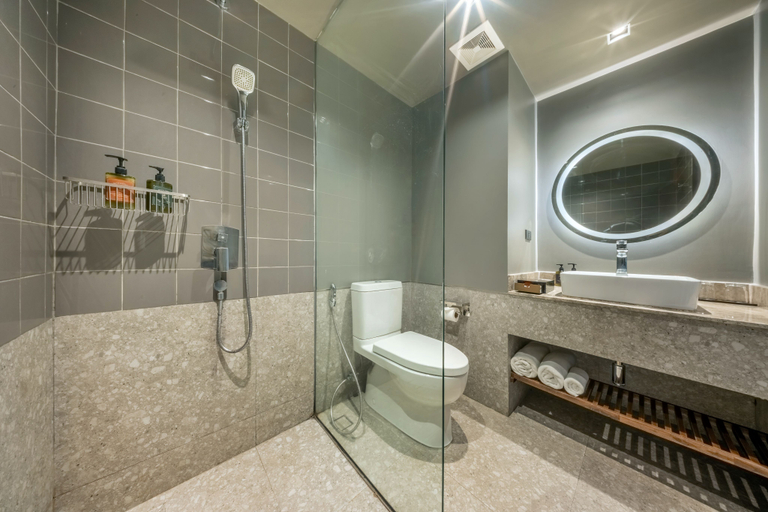 Bathroom 9
