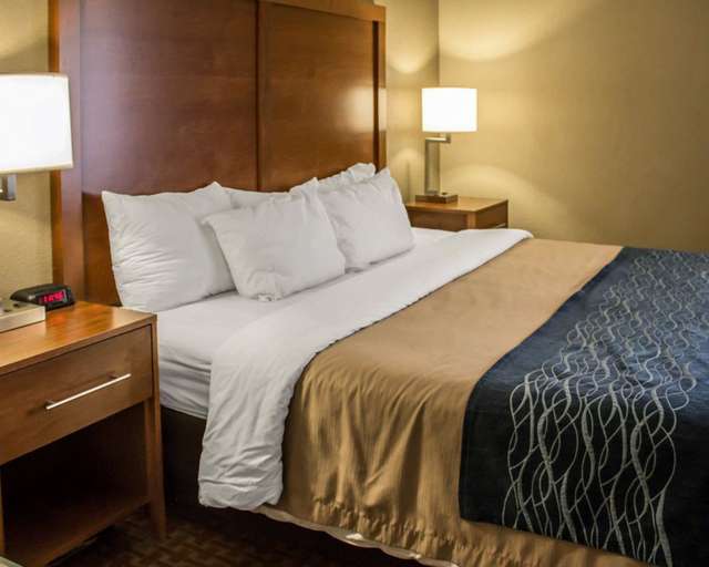 Bedroom 2, Quality Inn Akron South, Summit