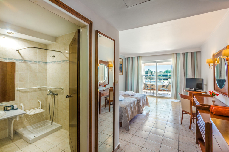 Bathroom 5, Kipriotis Maris Suites by Anayia All Inclusive Resorts, South Aegean