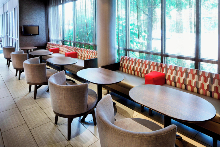 Food & Drinks 5, SpringHill Suites Columbus OSU, Franklin