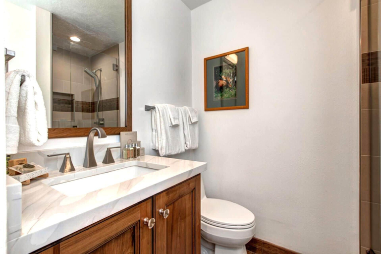 Bedroom 4, Red Pine 4 Bedrooms RPT-14T by KBM, Summit