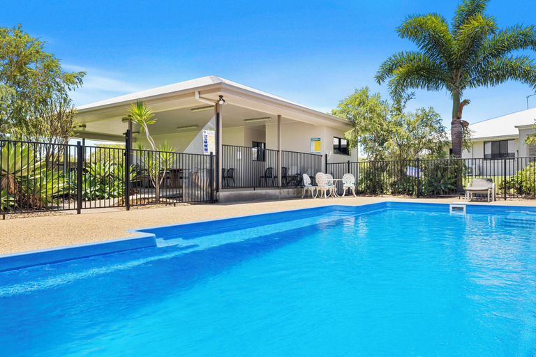 Sport & Beauty 2, Casa Nostra Motel, Rockhampton