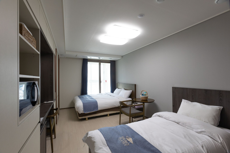 Bedroom 4, Golden Planet Hotel & Resort, Icheon