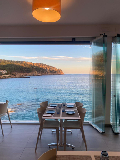 Others 3, Hostal Dragonera, Baleares