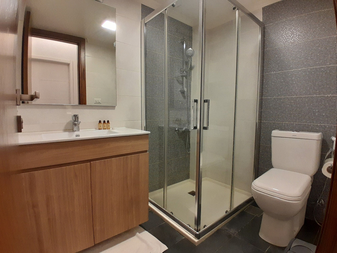 Bathroom 4, Shade Suites and Studios, Beirut