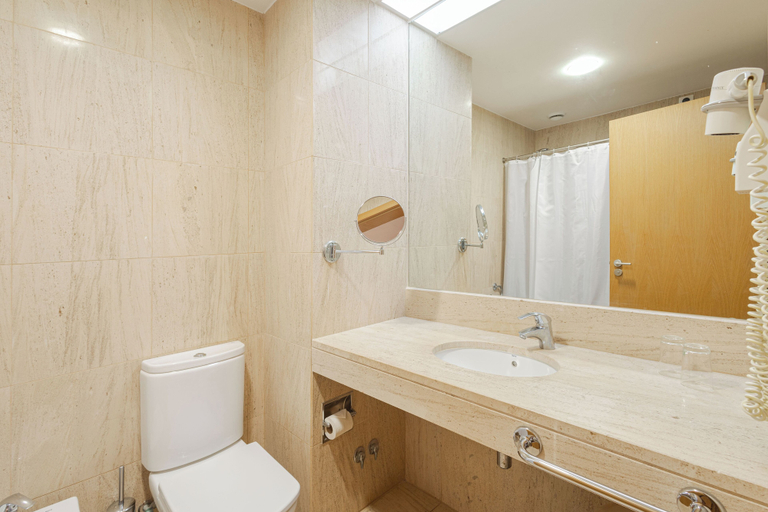 Bathroom 5, Hotel da Graciosa, Santa Cruz da Graciosa