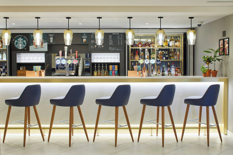 Food & Drinks 4, Courtyard by Marriott London Heathrow Airport, London