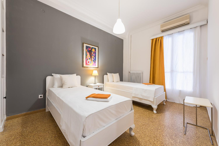 Others 2, Private Rooms Athens - Shared Bathroom, Attica