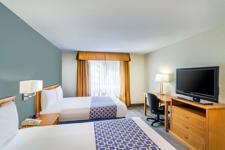 Bedroom 4, Econo Lodge Inn & Suites University, Division No. 6